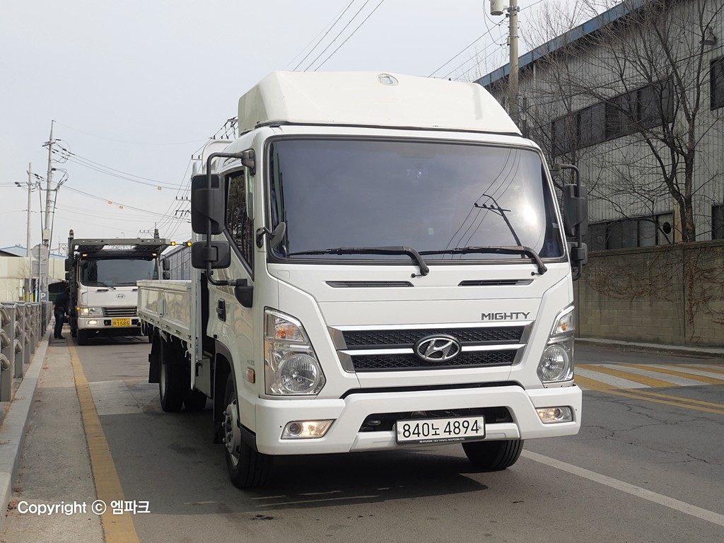 2015 HYUNDAI All New MIGHTY 3.5 ton Supercap long axis