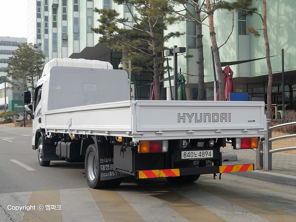 2015 HYUNDAI All New MIGHTY 3.5 ton Supercap long axis