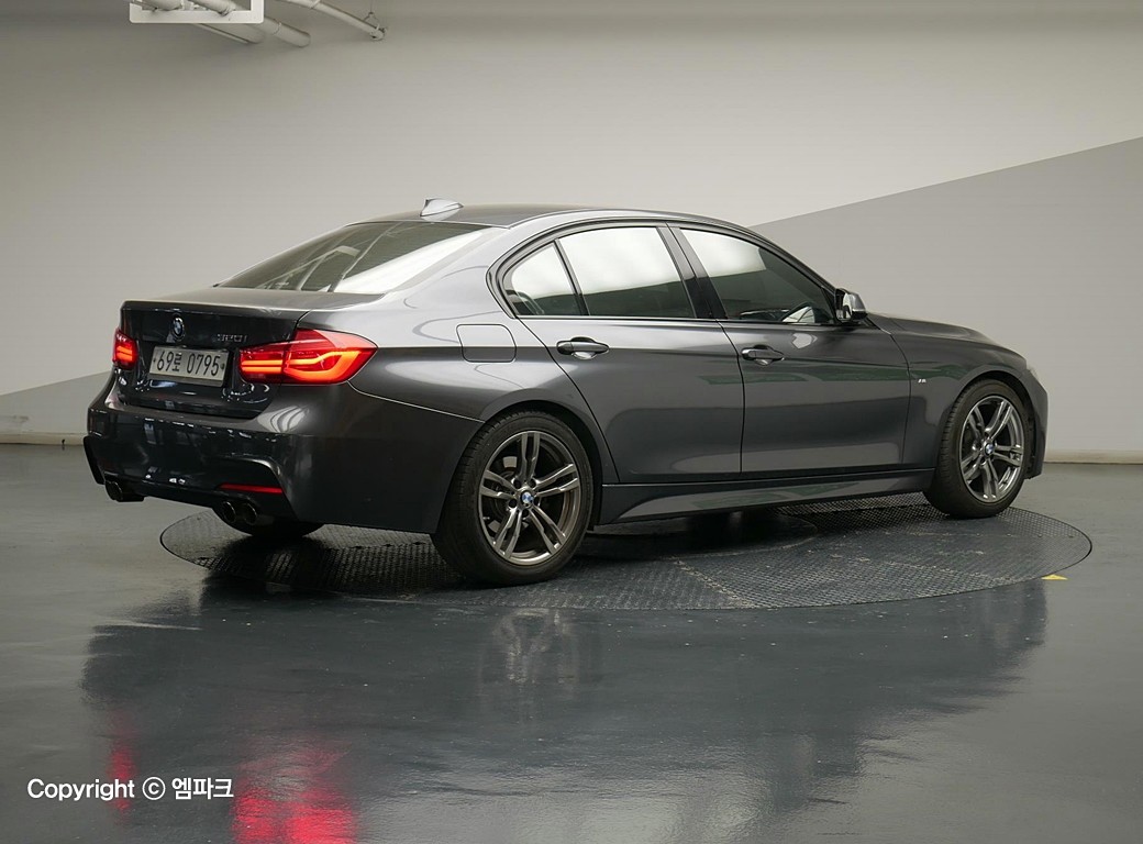 2016 BMW 3 Series (6Gen) 320i M sports