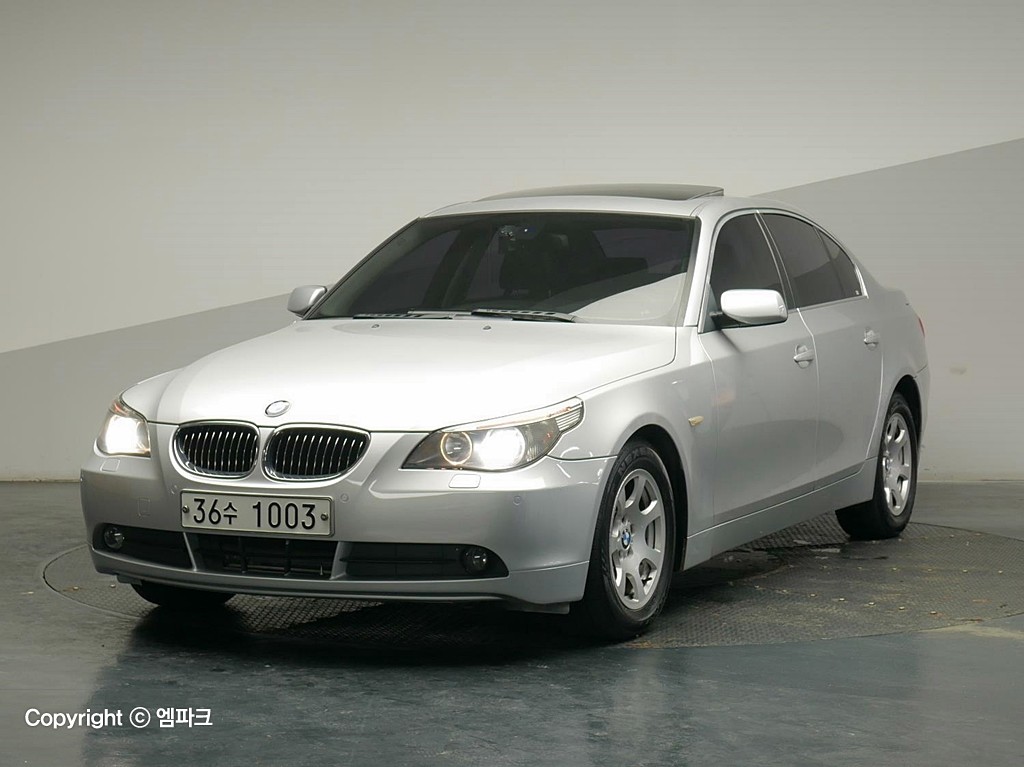 2007 BMW 5 SERIES (5Gen) 523i