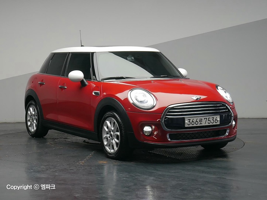 2017 MINI COOPER 5 Door 1.5 D high