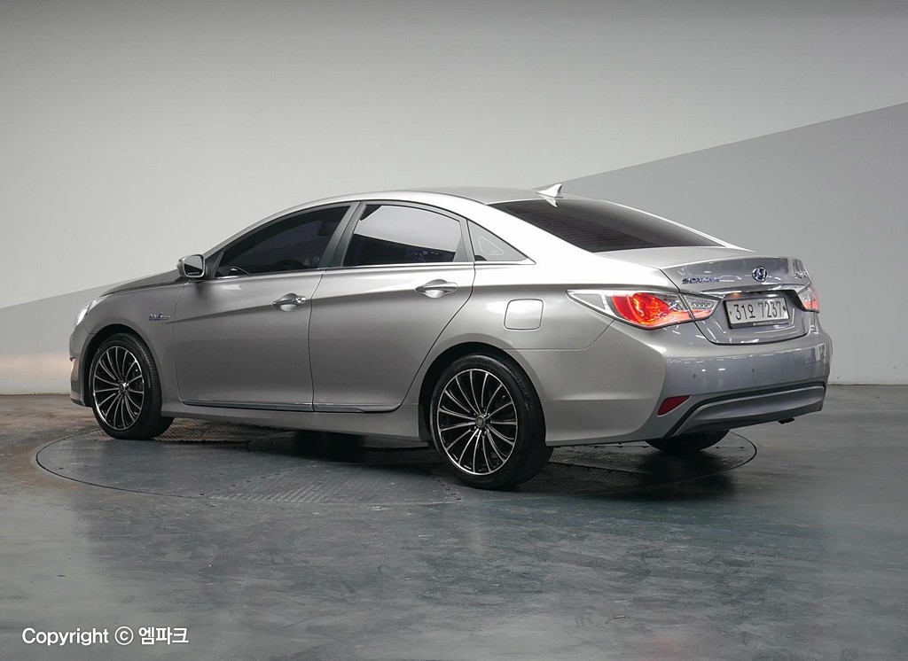 2012 HYUNDAI YF SONATA HYBRID Royal