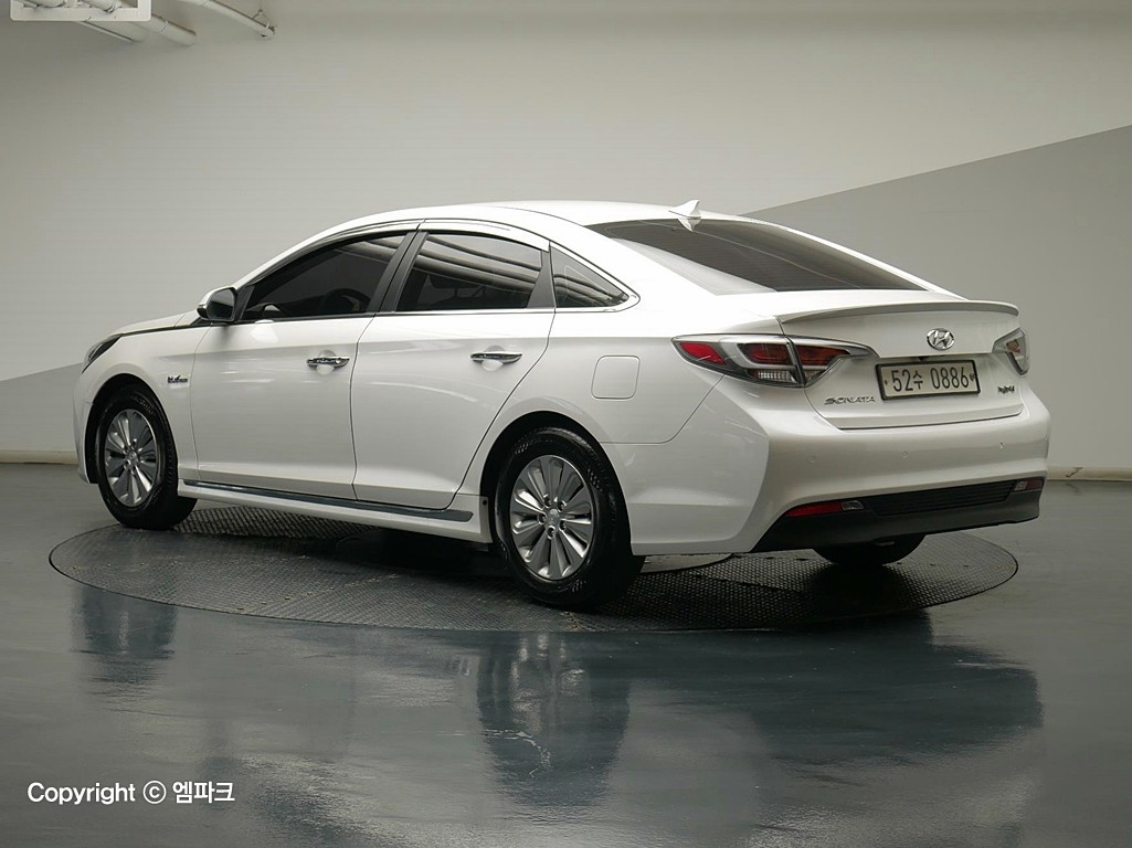 2016 HYUNDAI LF SONATA HYBRID 
