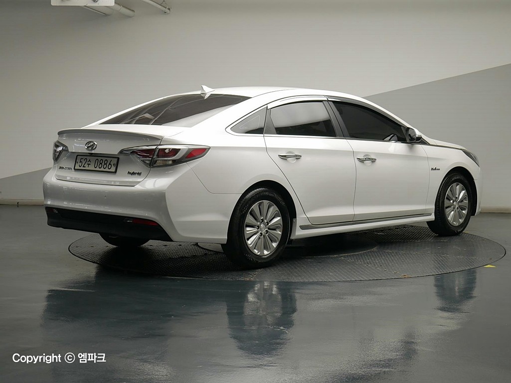 2016 HYUNDAI LF SONATA HYBRID 