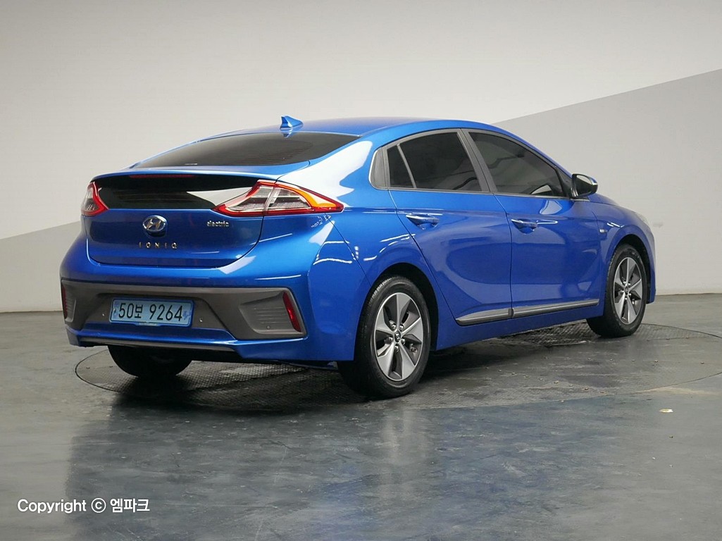 2017 HYUNDAI IONIQ Electric Q