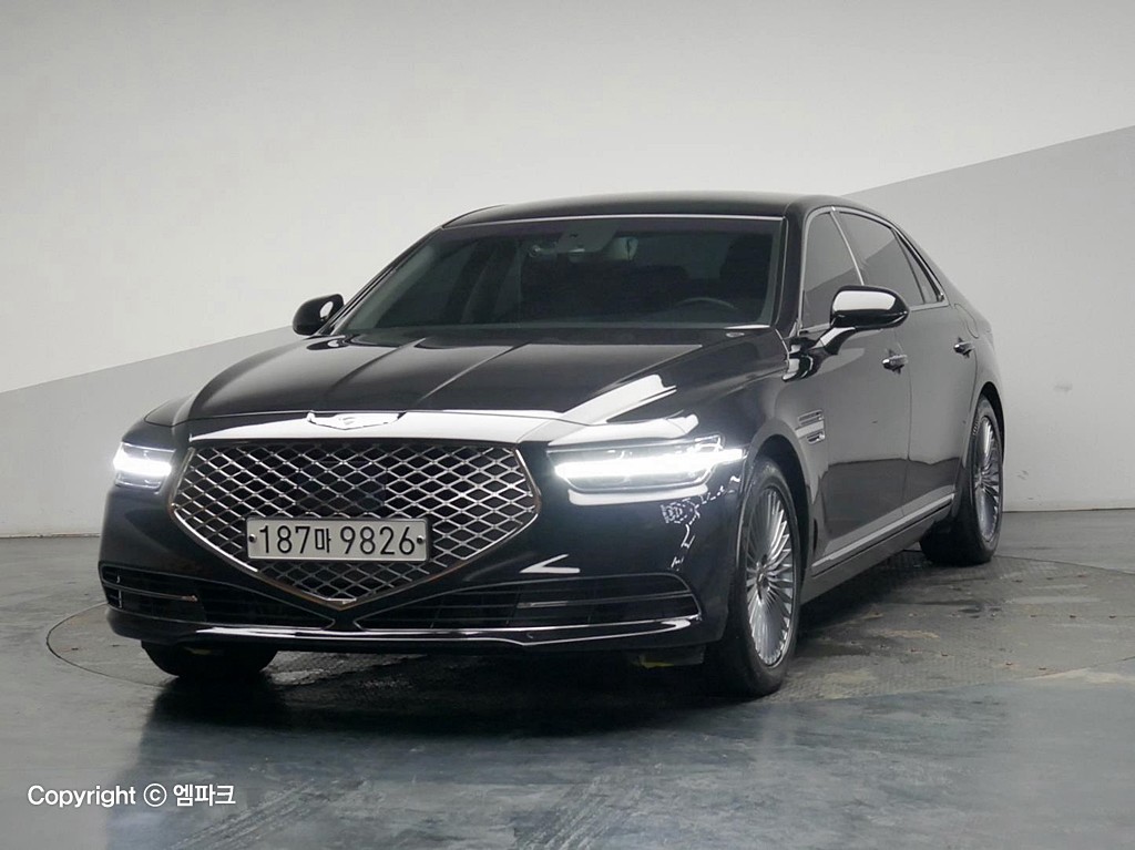 2019 GENESIS G90 