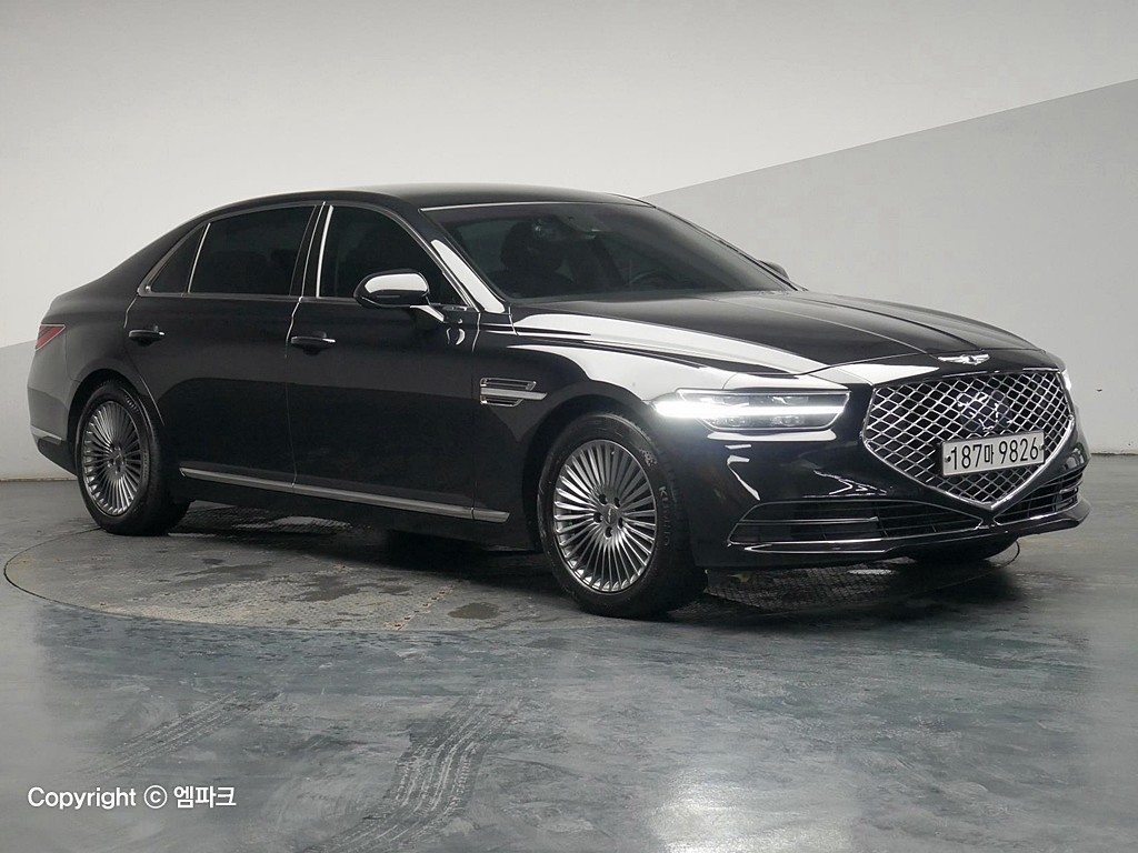 2019 GENESIS G90 