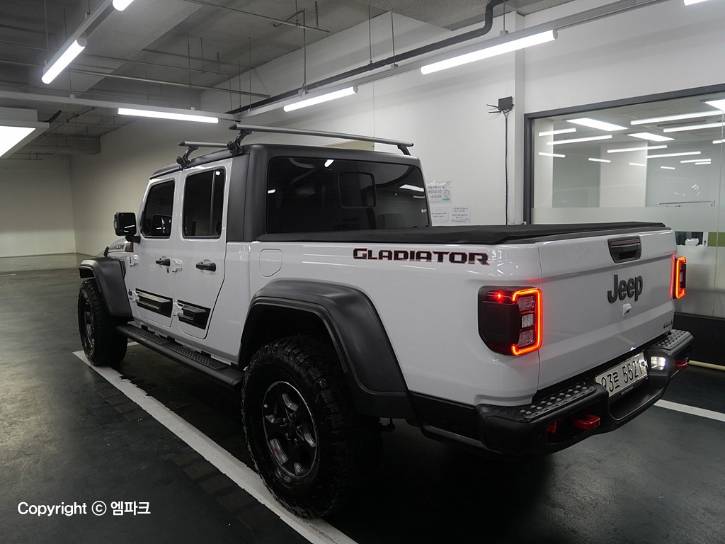 2020 JEEP Gladiator 