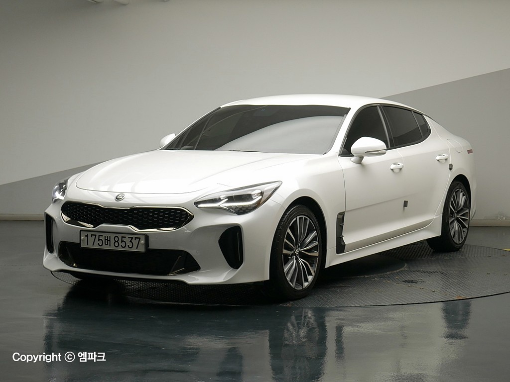 2019 KIA STINGER 2.0 turbo platinum