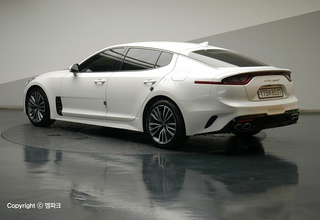 2019 KIA STINGER 2.0 turbo platinum