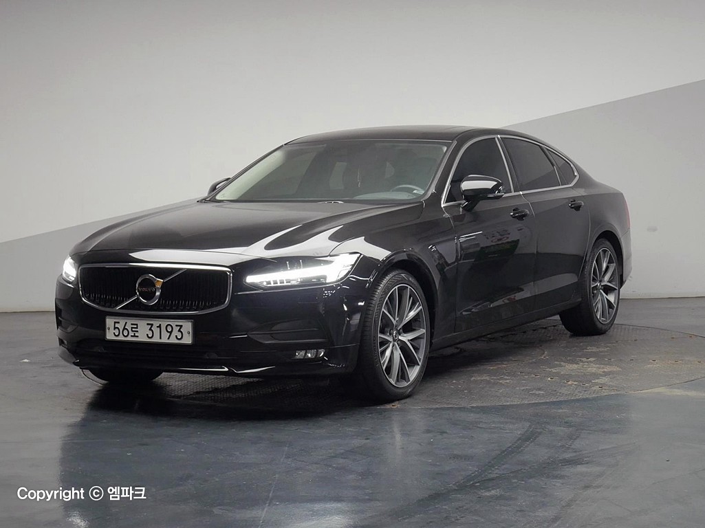 2017 VOLVO S90 D5 AWD Momentum