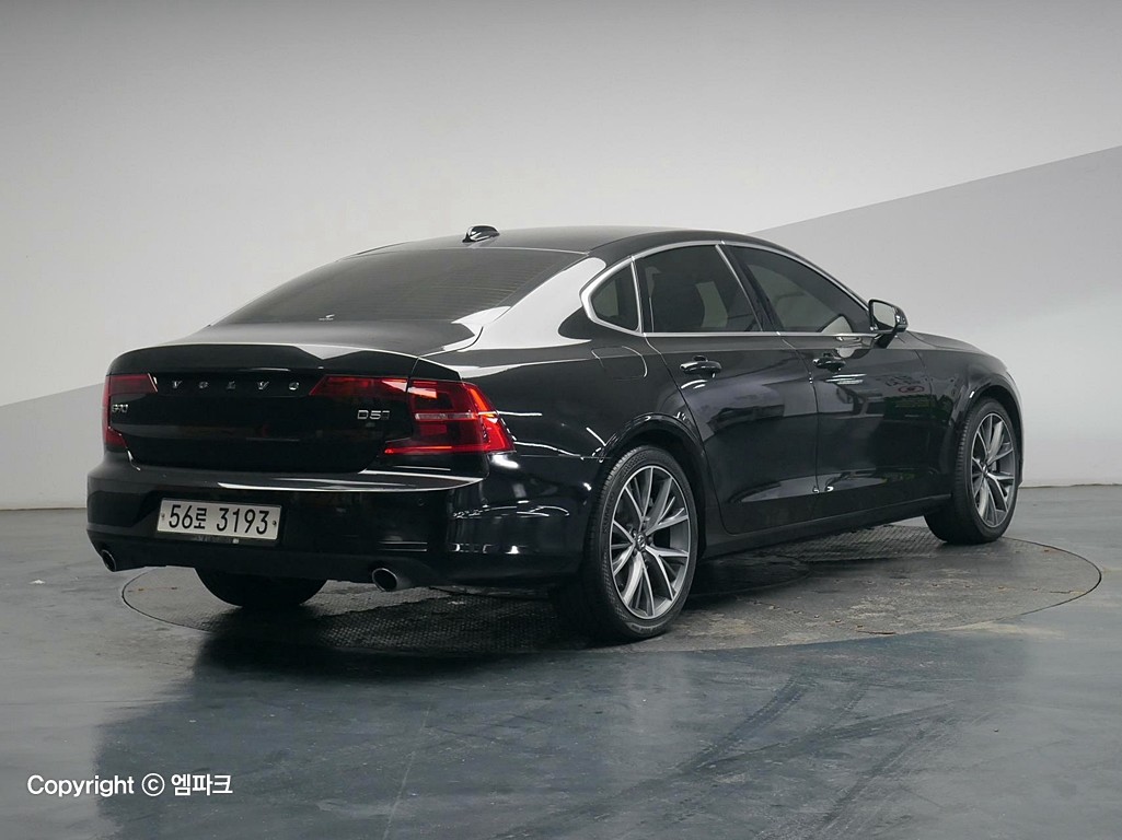 2017 VOLVO S90 D5 AWD Momentum
