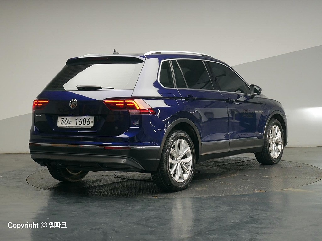 2018 VOLKSWAGEN TIGUAN (2Gen) 2.0 tdi premium