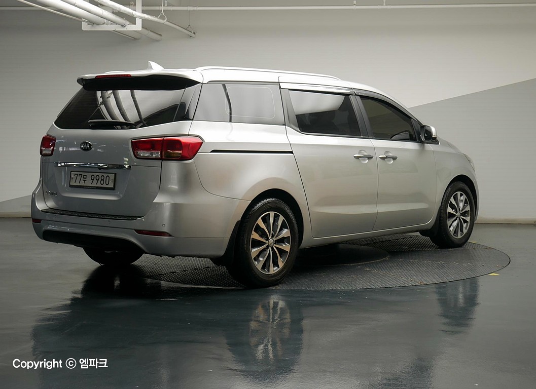 2016 KIA ALL NEW CARNIVAL 11 -seater diesel luxury