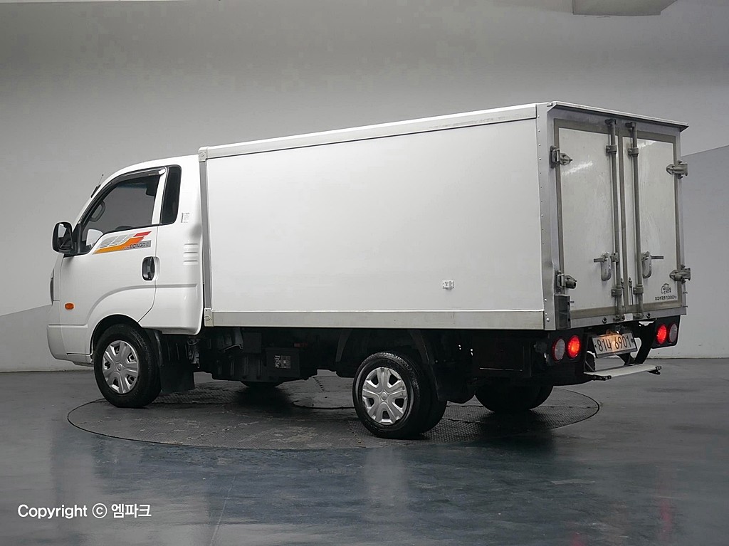 2018 KIA BONGO 3 Built -in 1 ton king cap low