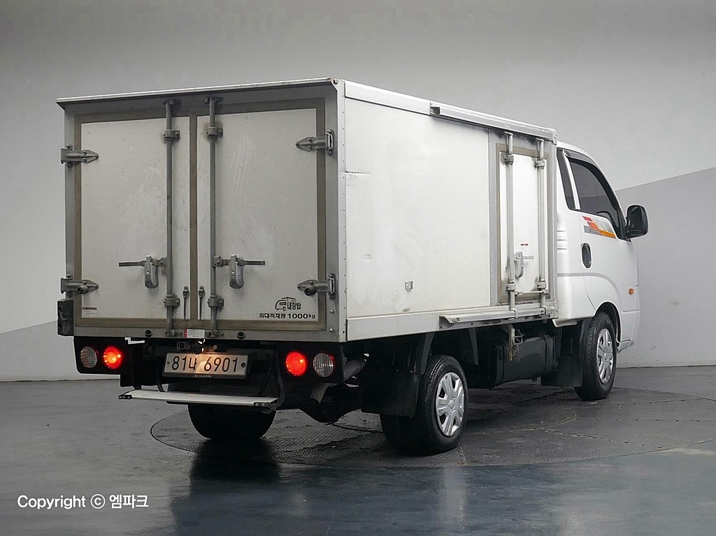 2018 KIA BONGO 3 Built -in 1 ton king cap low