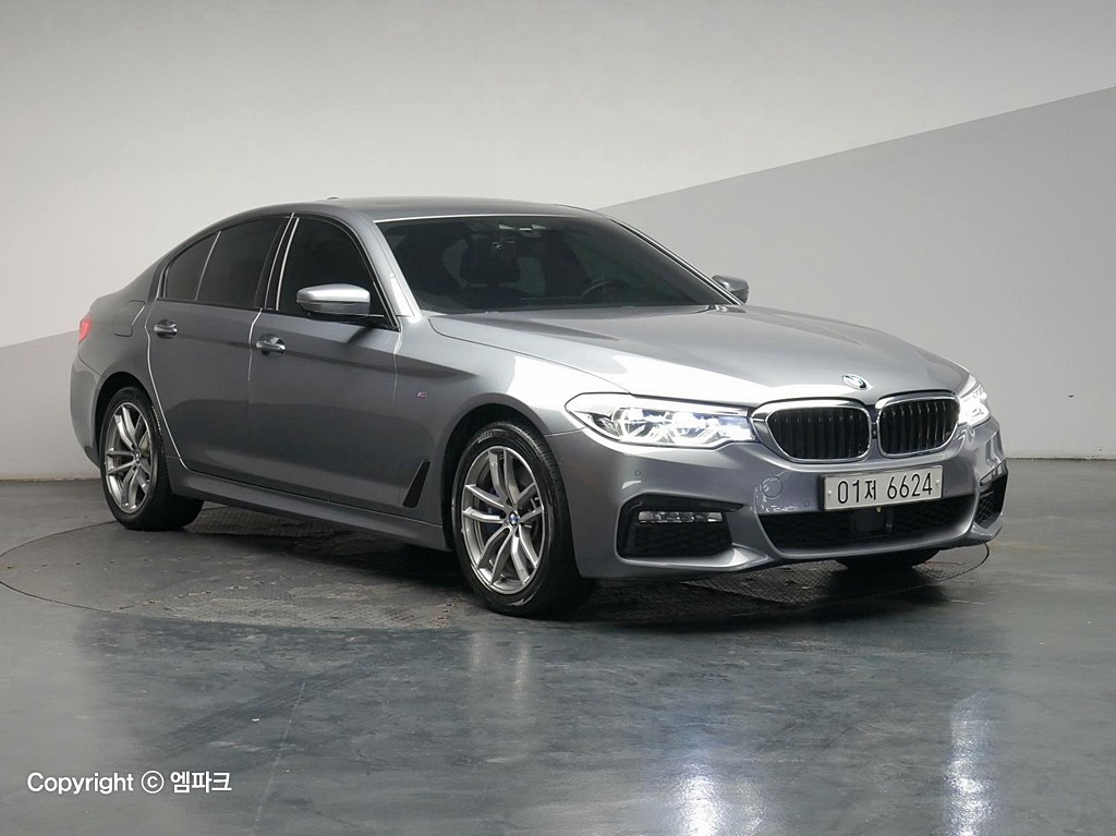 2017 BMW 5 SERIES (7Gen) 