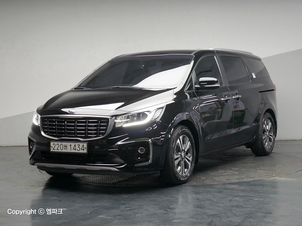 2020 KIA THE NEW CARNIVAL 9 -seater diesel luxury