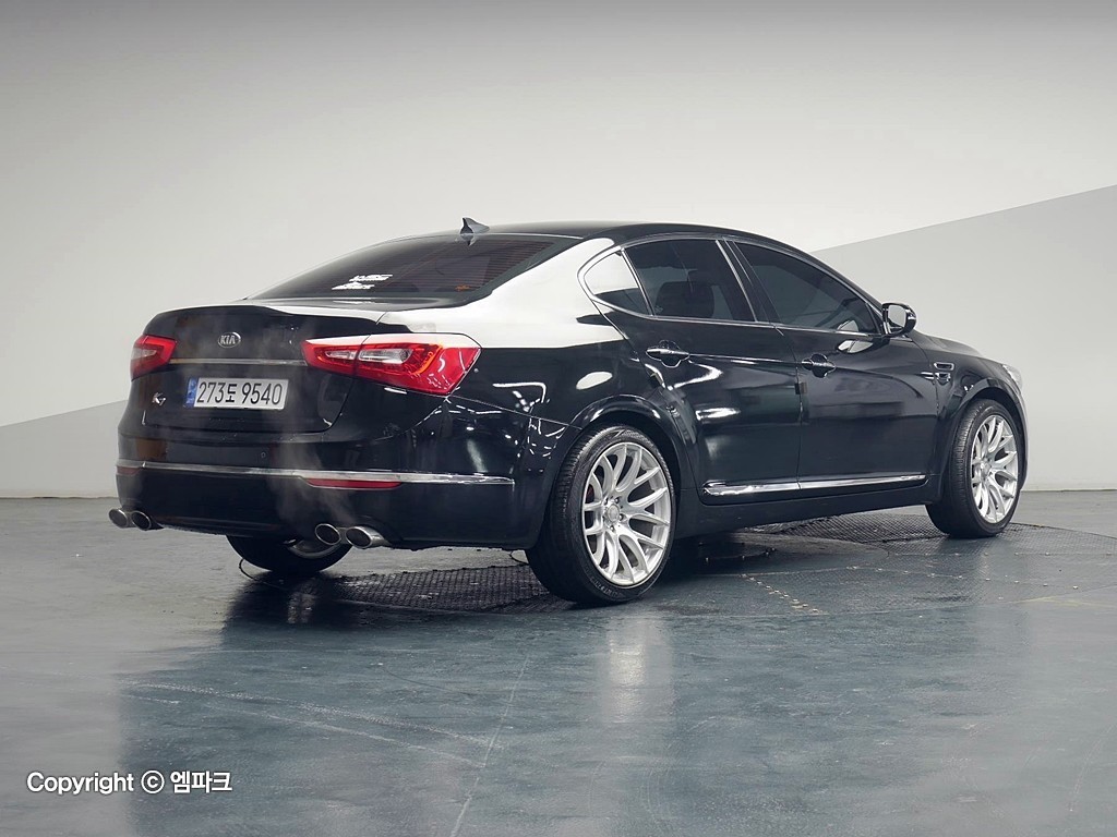 2013 KIA THE NEW K7 LPI Rent -a -car luxury