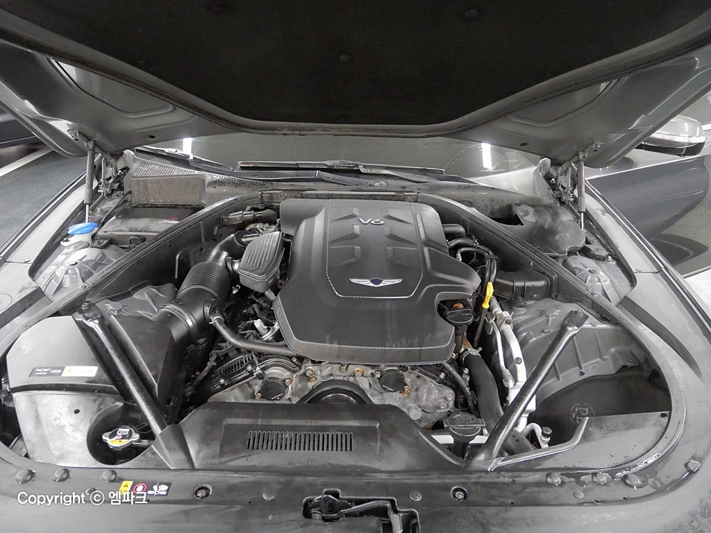 2017 GENESIS G80 3.3 GDI AWD Premium luxury