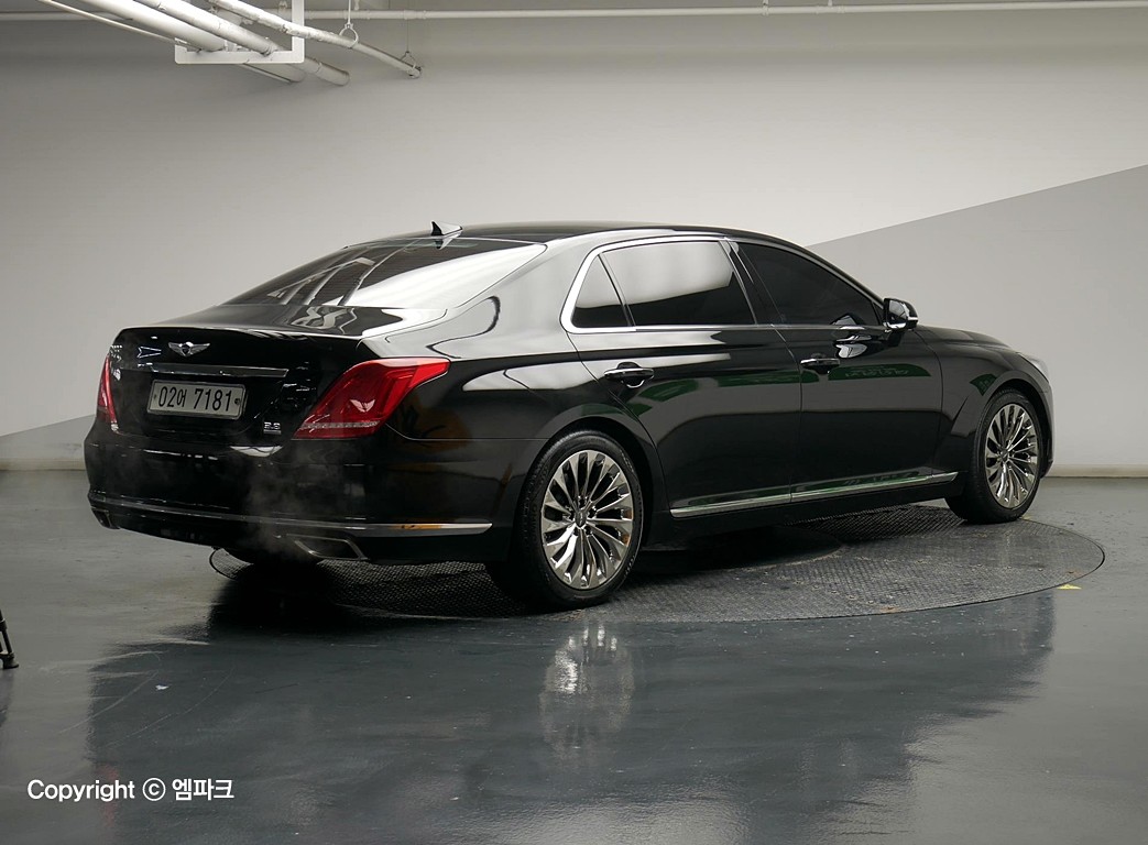 2016 GENESIS EQ900 3.8 GDI AWD Premium luxury