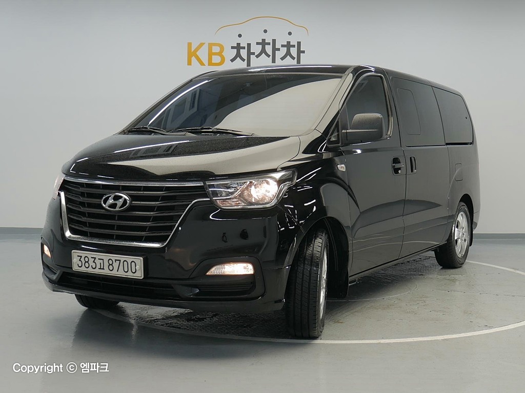 2019 HYUNDAI THE NEW GRAND STAREX 9 -seater diesel premium