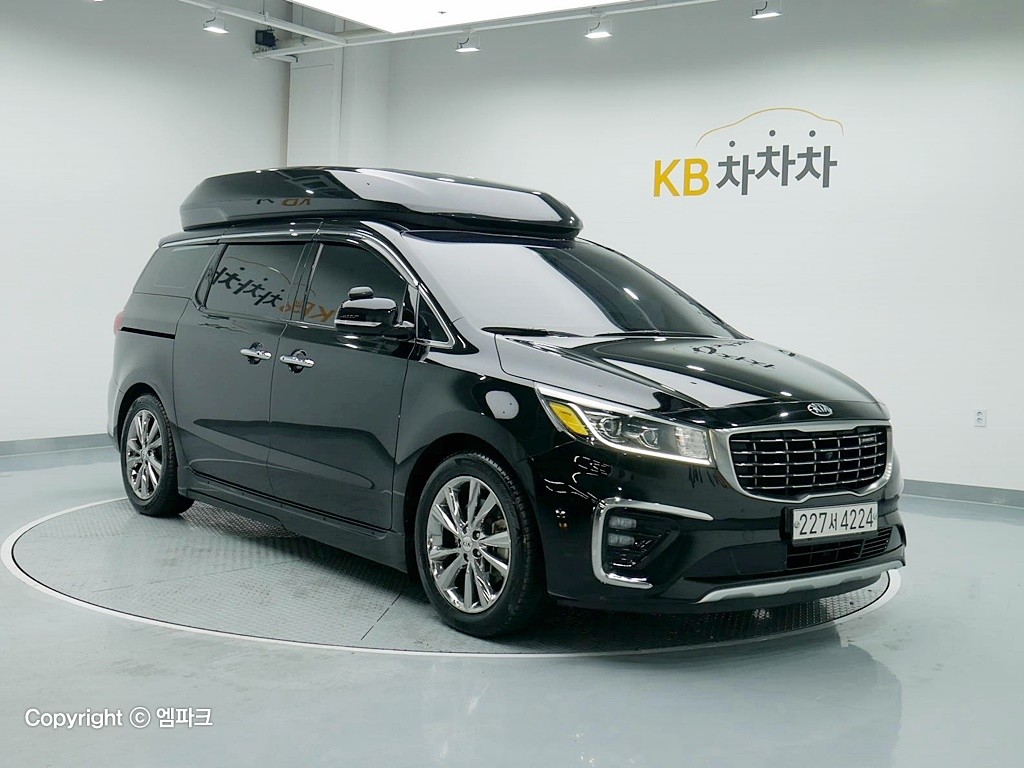 2019 KIA THE NEW CARNIVAL High Limousine 9 -seater gasoline Noblesse Special
