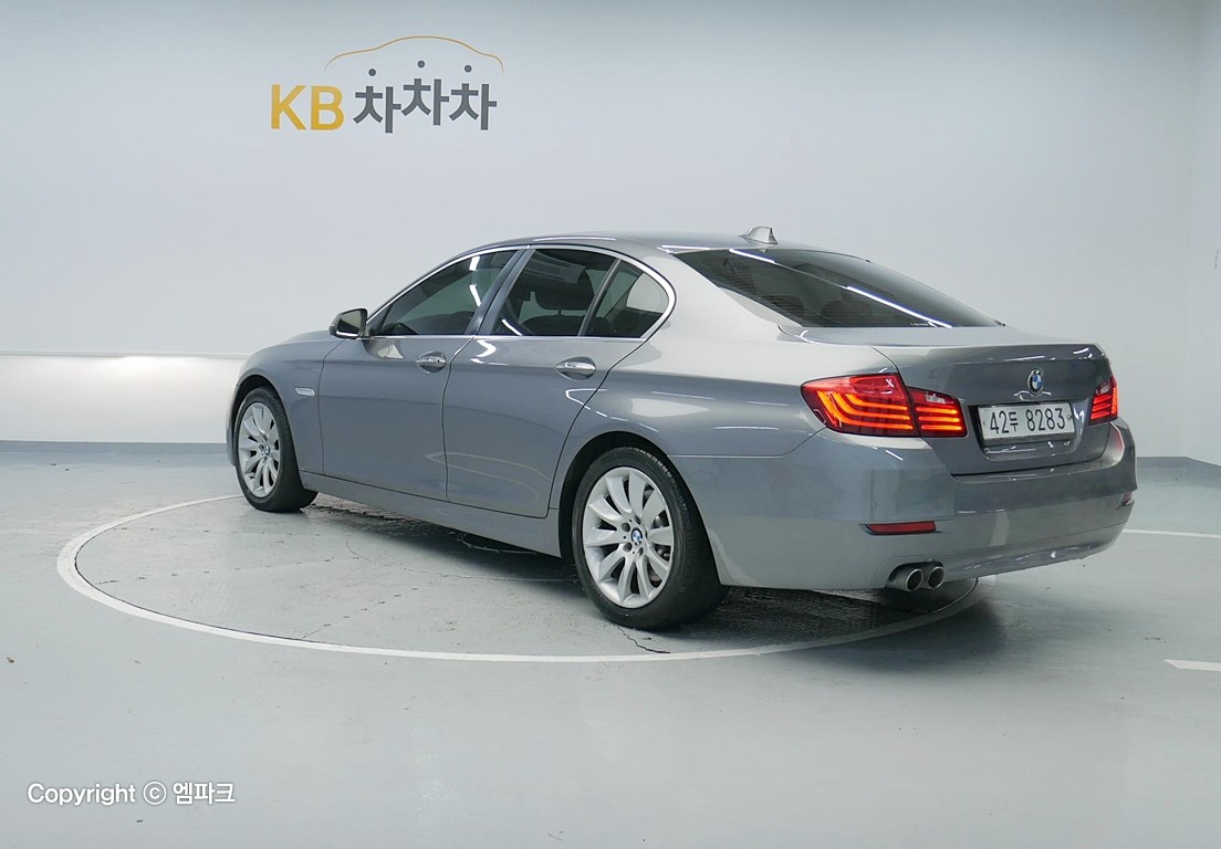 2015 BMW 5 SERIES (6Gen) 520d