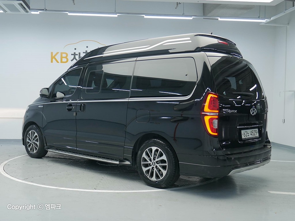 2019 HYUNDAI THE NEW GRAND STAREX limousine 9 -seater Exclusive