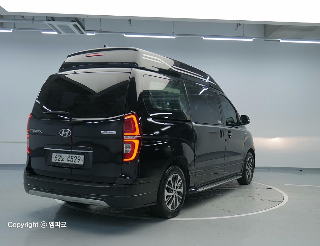 2019 HYUNDAI THE NEW GRAND STAREX limousine 9 -seater Exclusive