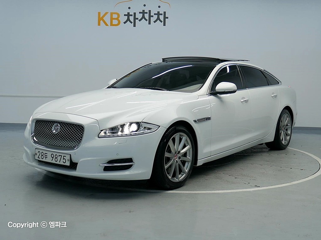 2015 JAGUAR XJ 3.0D LWB Premium luxury
