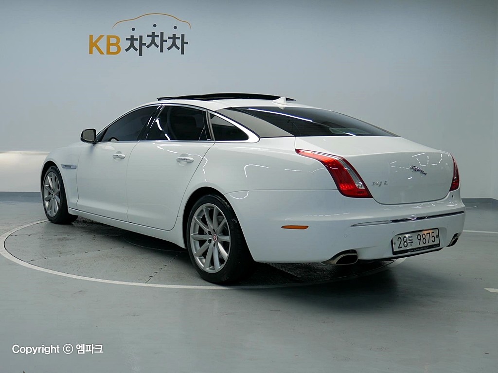 2015 JAGUAR XJ 3.0D LWB Premium luxury