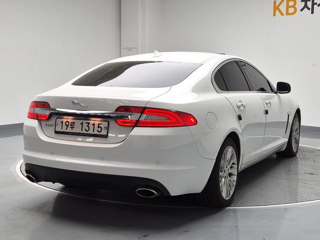 2014 JAGUAR XF (1G) 3.0D V6 luxury