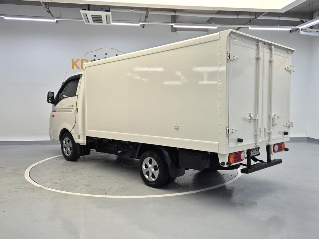2018 HYUNDAI PORTER II Built -in Low