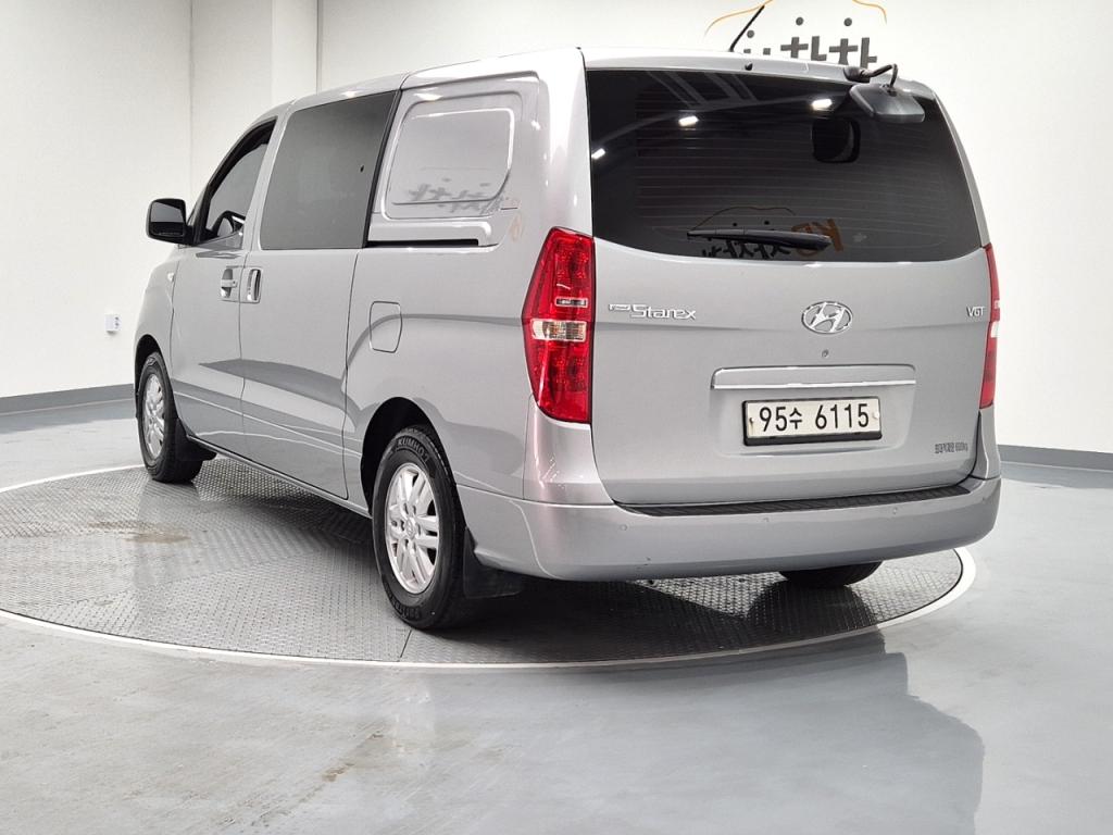 2019 HYUNDAI THE NEW GRAND STAREX 5 -seater diesel van smart