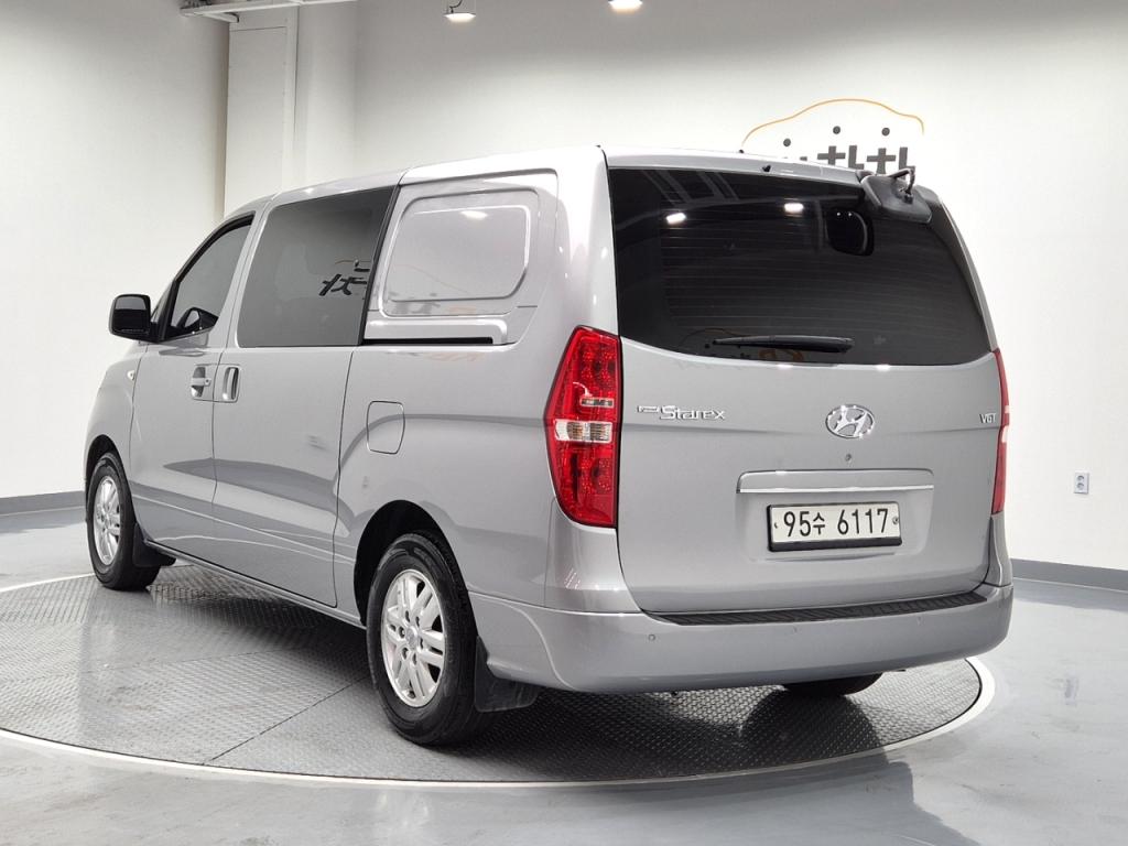 2019 HYUNDAI THE NEW GRAND STAREX 5 -seater diesel van smart