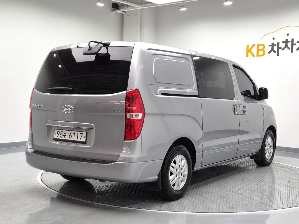 2019 HYUNDAI THE NEW GRAND STAREX 5 -seater diesel van smart