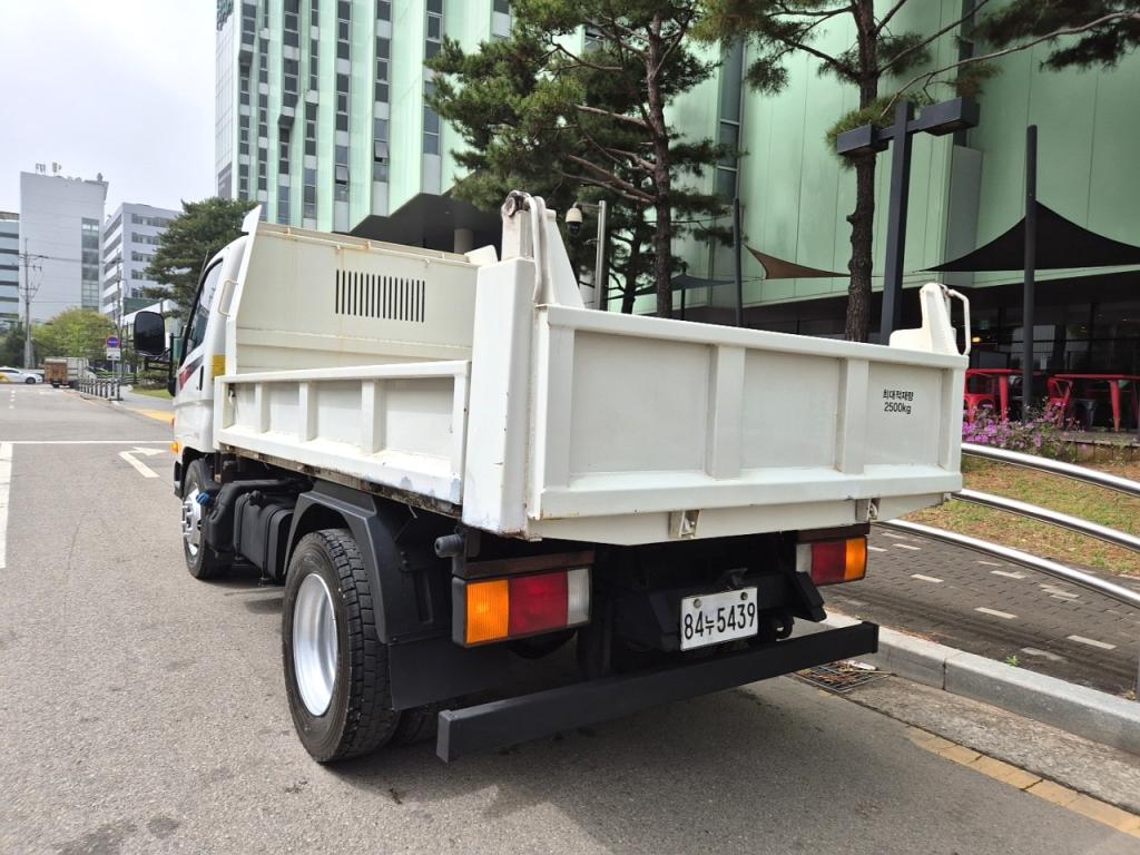 2021 HYUNDAI MIGHTY dump