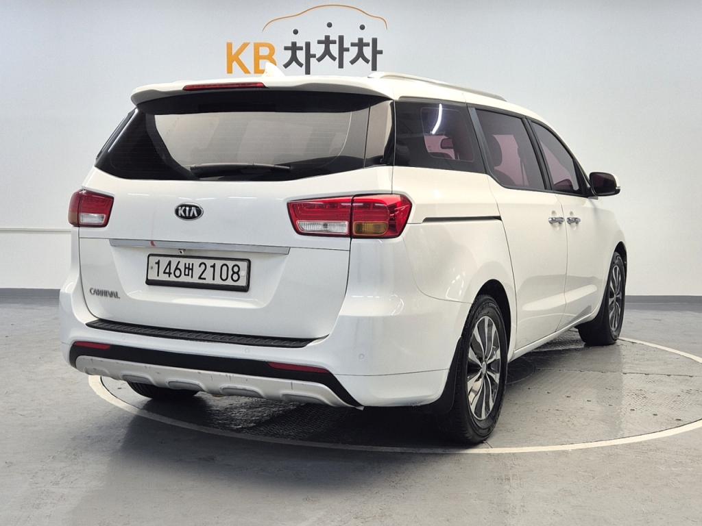 2017 KIA ALL NEW CARNIVAL 9 -seater diesel luxury