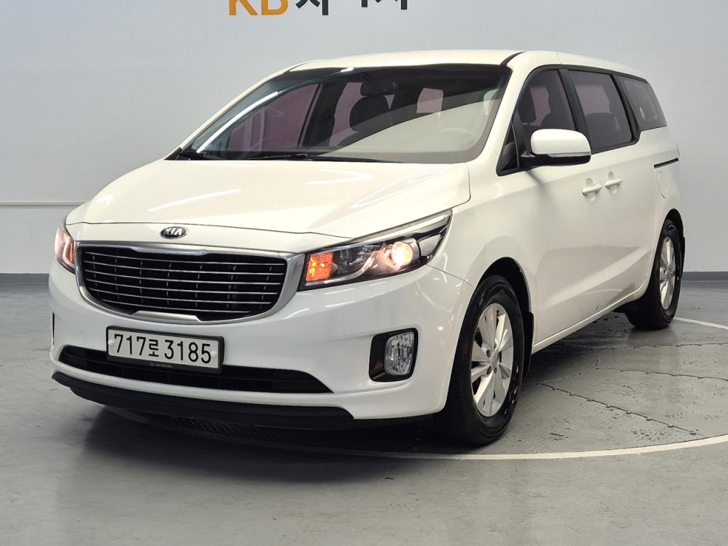 2016 KIA ALL NEW CARNIVAL 11 -seater diesel Deluxe