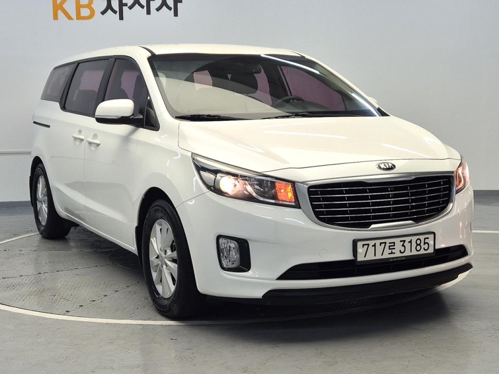 2016 KIA ALL NEW CARNIVAL 11 -seater diesel Deluxe
