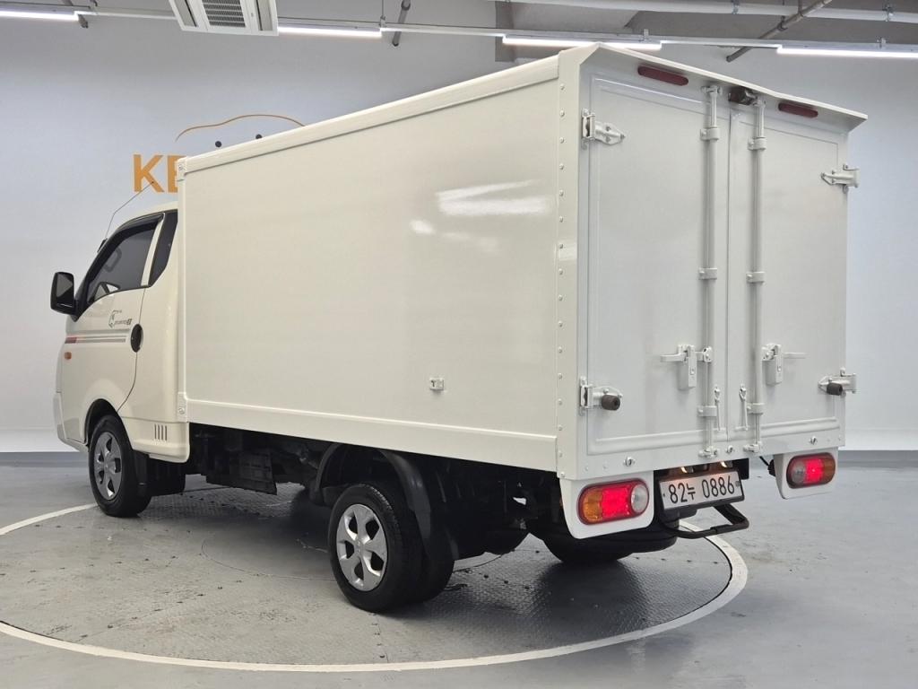 2018 HYUNDAI PORTER II Built -in Low