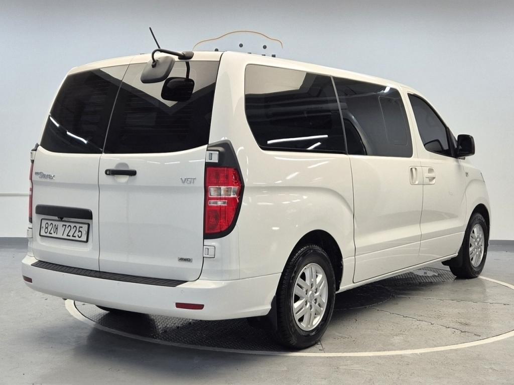 2019 HYUNDAI THE NEW GRAND STAREX 5 -seater diesel van Modern