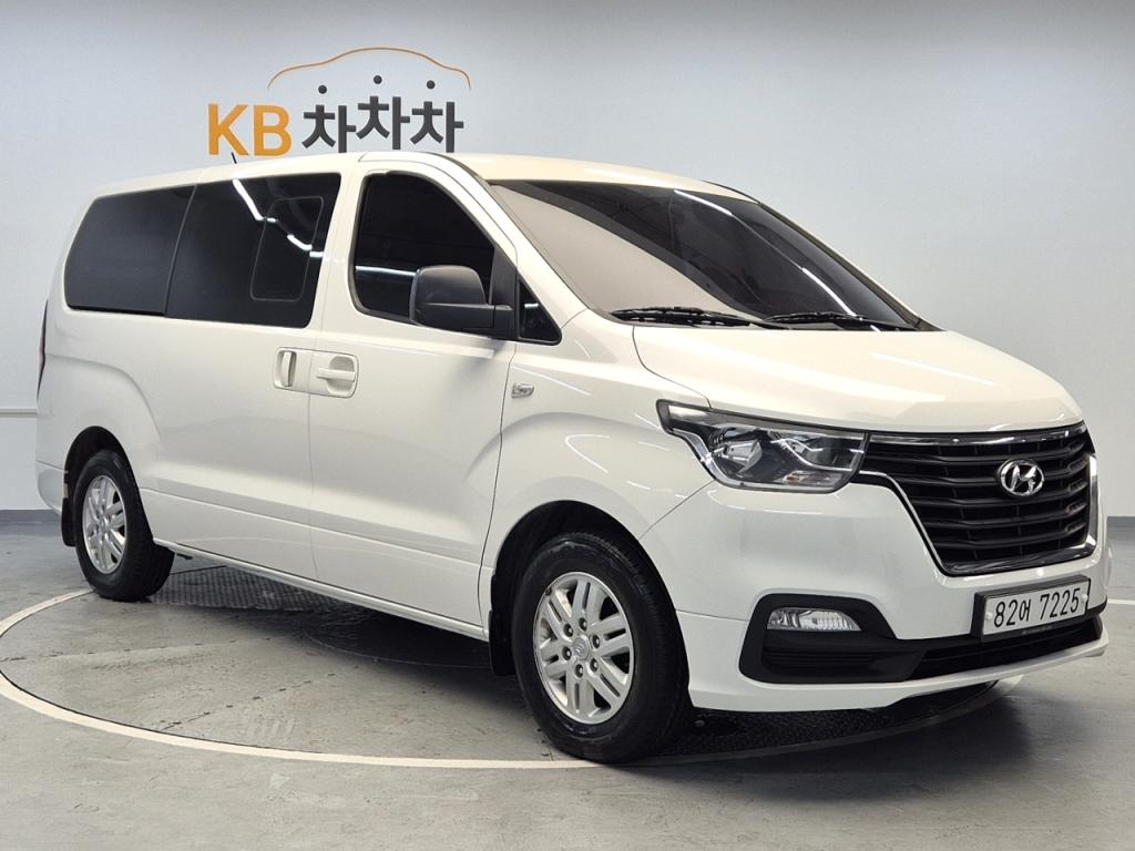 2019 HYUNDAI THE NEW GRAND STAREX 5 -seater diesel van Modern