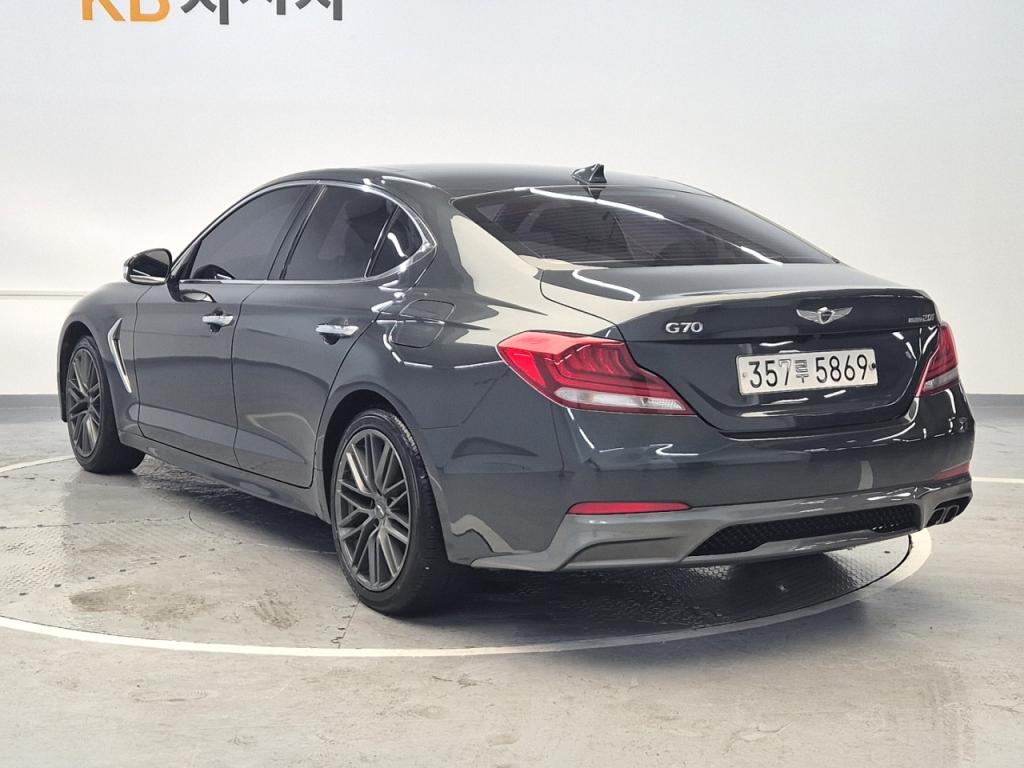 2019 GENESIS G70 2.0T AWD elite