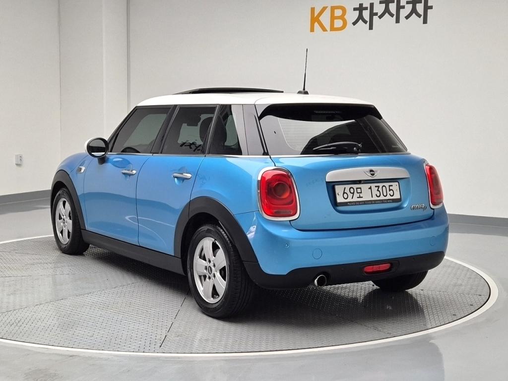 2015 MINI COOPER 5 Door 1.5 D mid
