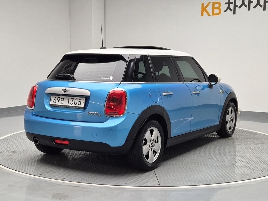 2015 MINI COOPER 5 Door 1.5 D mid
