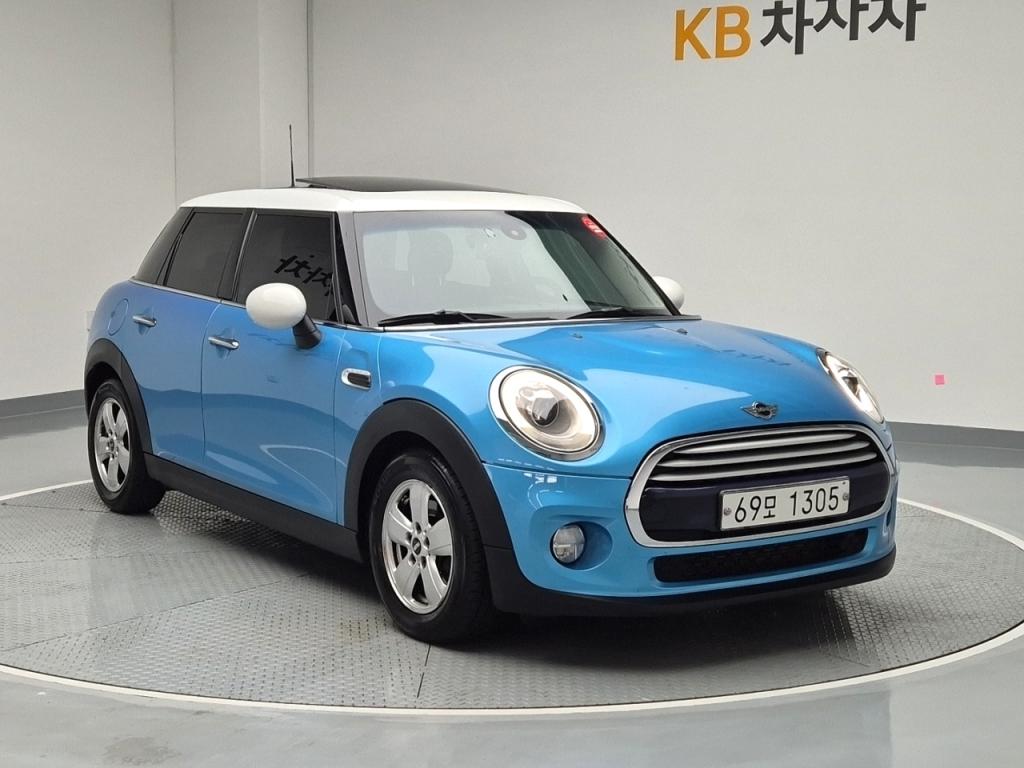 2015 MINI COOPER 5 Door 1.5 D mid
