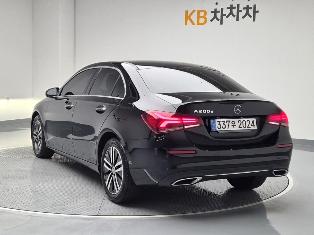 2021 BENZ A CLASS (4Gen) A200D sedan