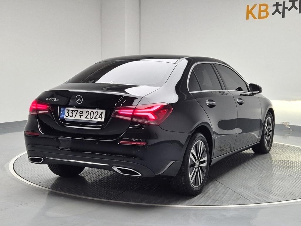 2021 BENZ A CLASS (4Gen) A200D sedan